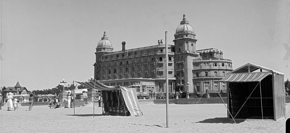 Hotel Carrasco y playa, imagen histórica panorámica